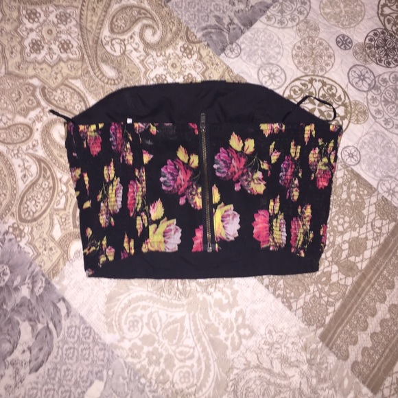 Top - Picture 2 of 2