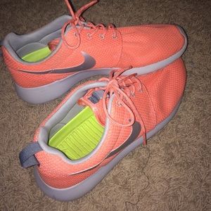 Women's Nike Roshe's