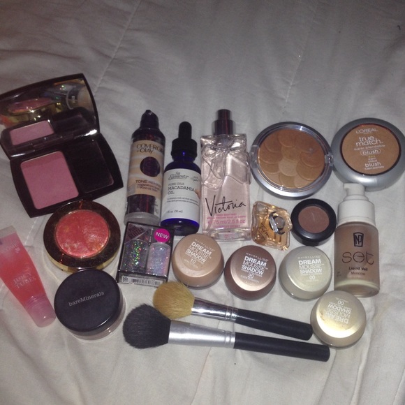 Makeup, hair & perfume bundle