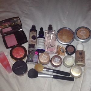 Makeup, hair & perfume bundle
