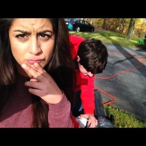 Meet your Posher, Sabrina