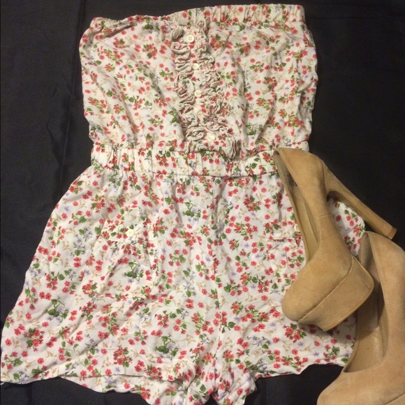 🌻Floral Romper🌻 - Picture 2 of 4
