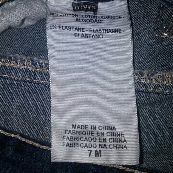 Dark Wash Levi Jeans - Picture 4 of 4