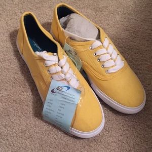 New Mustard Color Tennis shoes