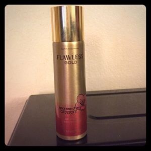 Japanese cherry blossom 24k shimmer powder spray