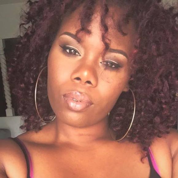 Meet your Posher, Rolanda - Picture 1 of 1