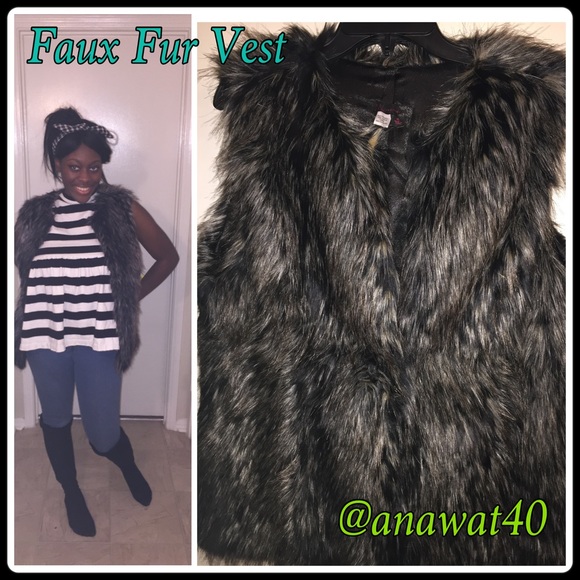 JW Jackets & Blazers - 🆕 Faux Fur Vest Size Small