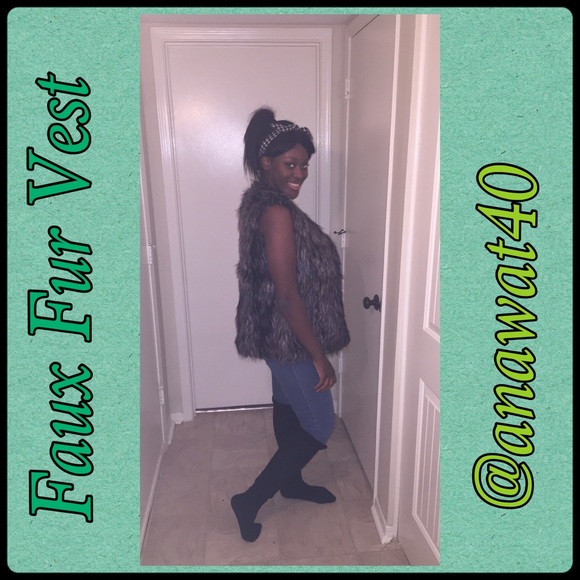 🆕 Faux Fur Vest Size Small - Picture 2 of 4