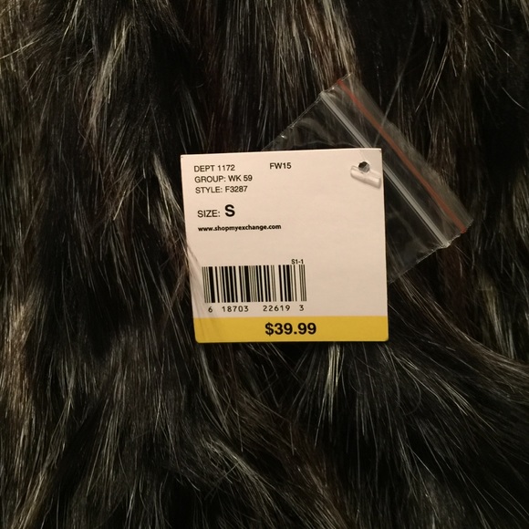 🆕 Faux Fur Vest Size Small - Picture 4 of 4