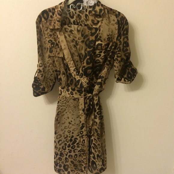 Small women's Ark & Co. leopard wrap dress
