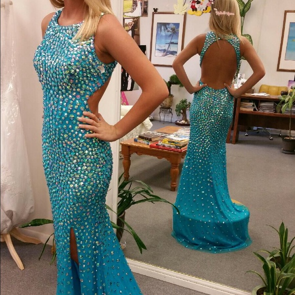 Size 0 Angela and Alison prom dress :)