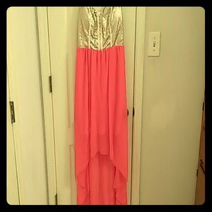 Strapless fitted layer dress