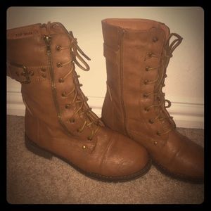Brown/Tan combat boots