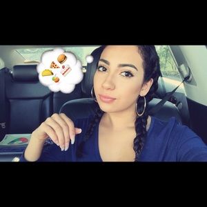 Meet your Posher, Jacquelin