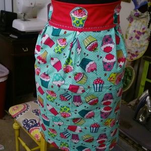 *sold*      Long cupcake apron