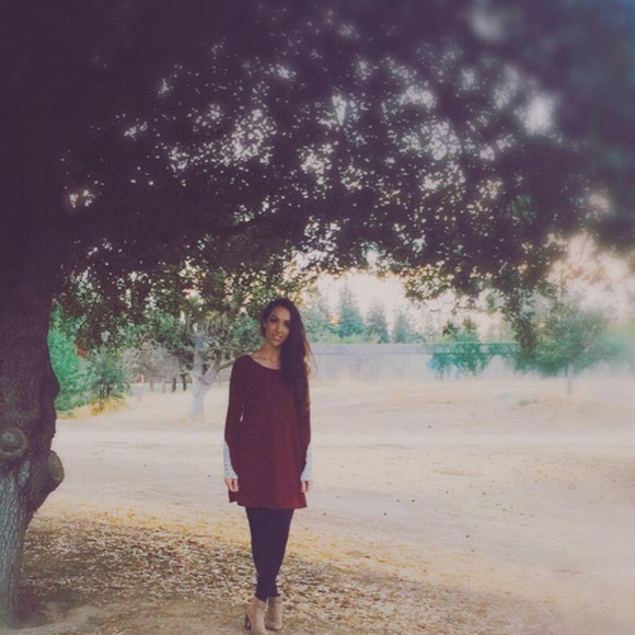 ✨LAST LARGE✨Burgundy Dress w Lace - Picture 2 of 3