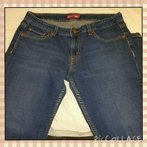 13M Levi's Too Super Low