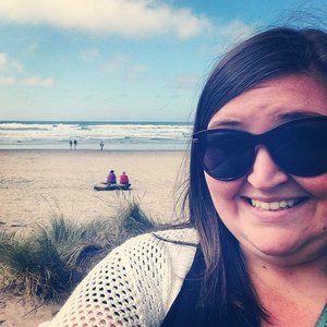 Meet your Posher, Caitlin