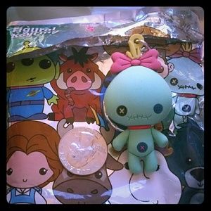 Disney 3D keychain scrump