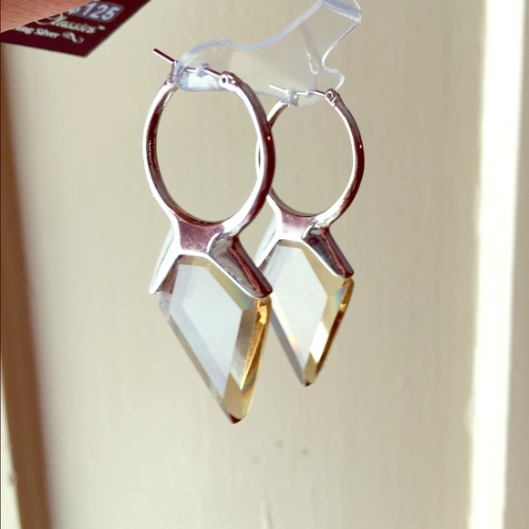 Charcoal crystal spear shaped earrings - Picture 1 of 3