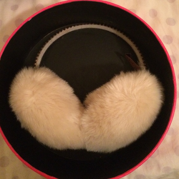 Juicy couture ear muffs