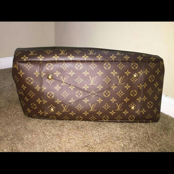 Authentic Louis Vuitton - Picture 3 of 4