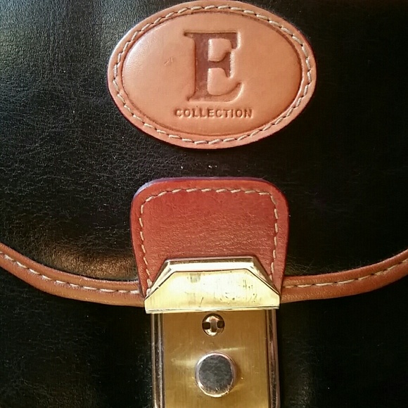 E. Collection Gently Used Vintage Accordion Handba - Picture 2 of 4