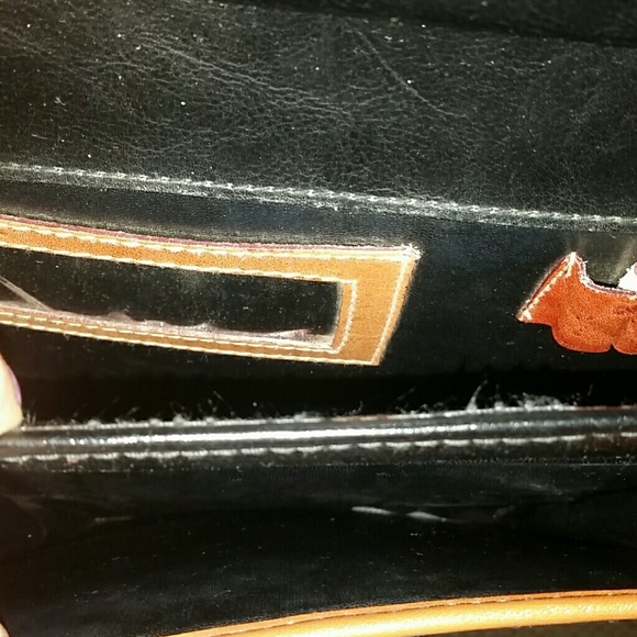 E. Collection Gently Used Vintage Accordion Handba - Picture 3 of 4