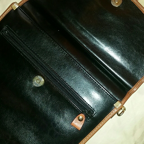 E. Collection Gently Used Vintage Accordion Handba - Picture 4 of 4