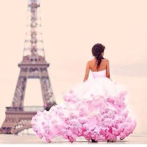 Meet your Posher, Lora