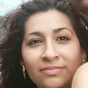 Meet your Posher, Ana