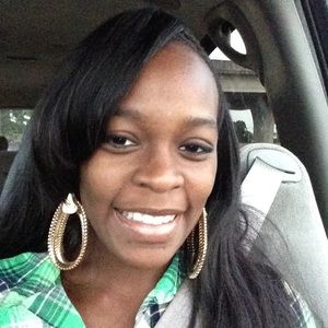 Meet your Posher, Monique