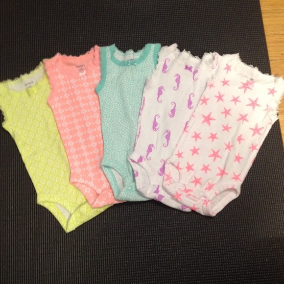 NWOT. Carter's 5pk Newborn onesies.