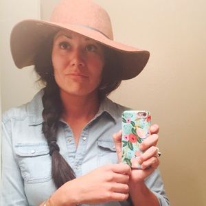 Meet your Posher, Monica