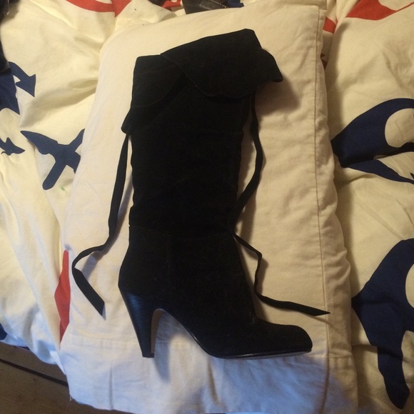 Adjustable boots - Picture 2 of 3