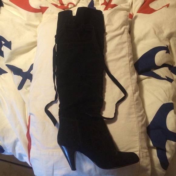 Adjustable boots - Picture 3 of 3
