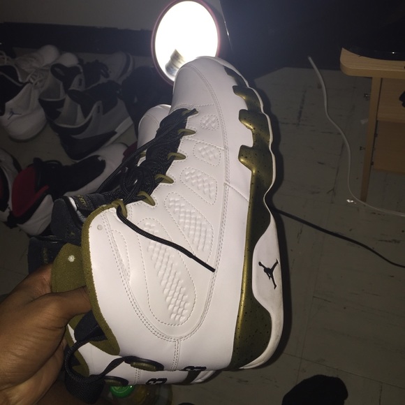Shoes - Picture 2 of 3