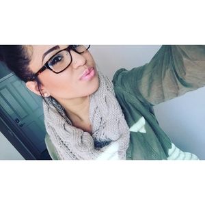 Meet your Posher, Lexi