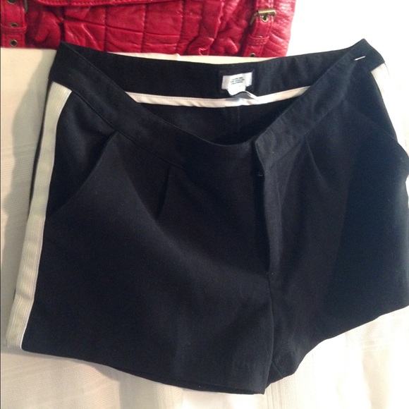 Black Tuxedo Style Shorts - Picture 2 of 4