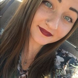 Meet your Posher, Courtney