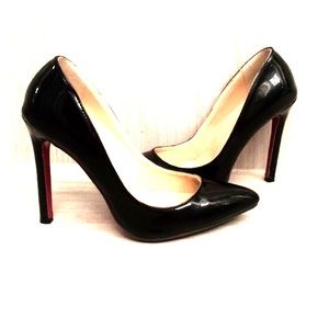 Black patent Leather pumps with red soles