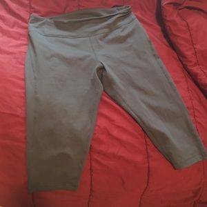 3/4 length workout capris