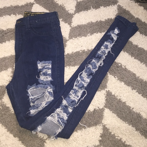 Ripped high waisted jeans