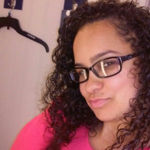 Meet your Posher, Monique