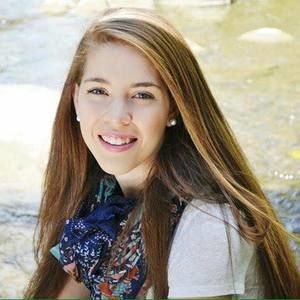 Meet your Posher, Caitlin