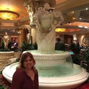 Meet your Posher, Ana g.