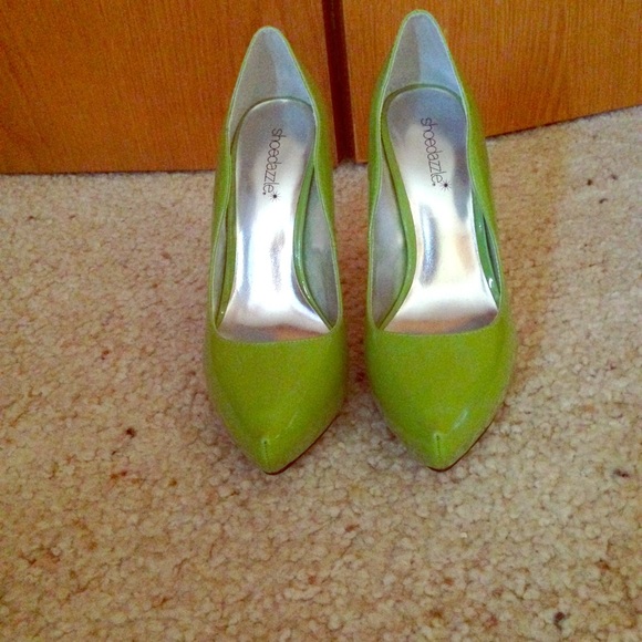 Green pumps