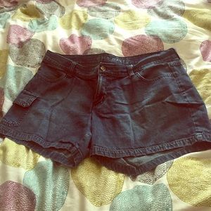 Denim shorts with cargo pocket