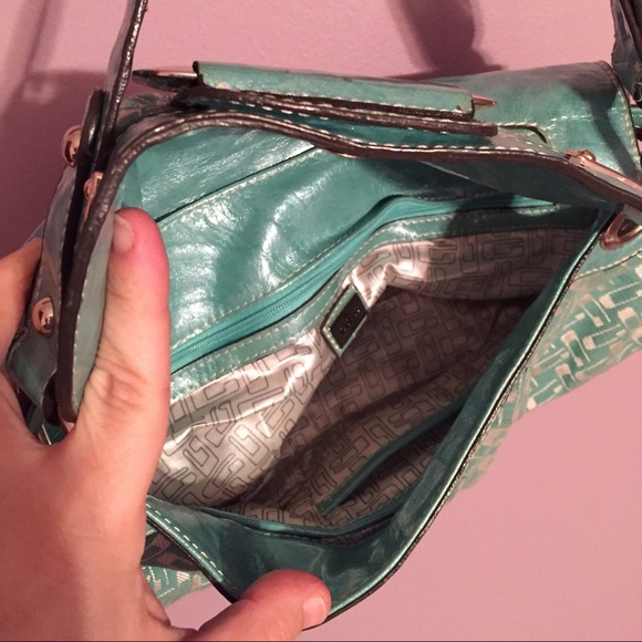 Guess handbag - Picture 2 of 2