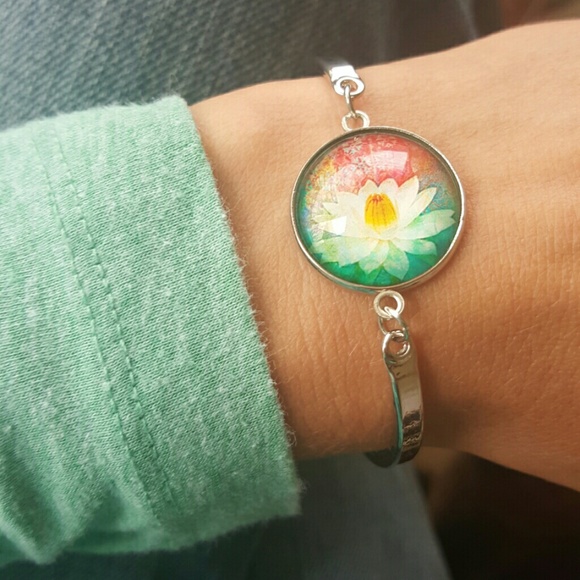 Bracelet yoga lotus flower silver color meditation